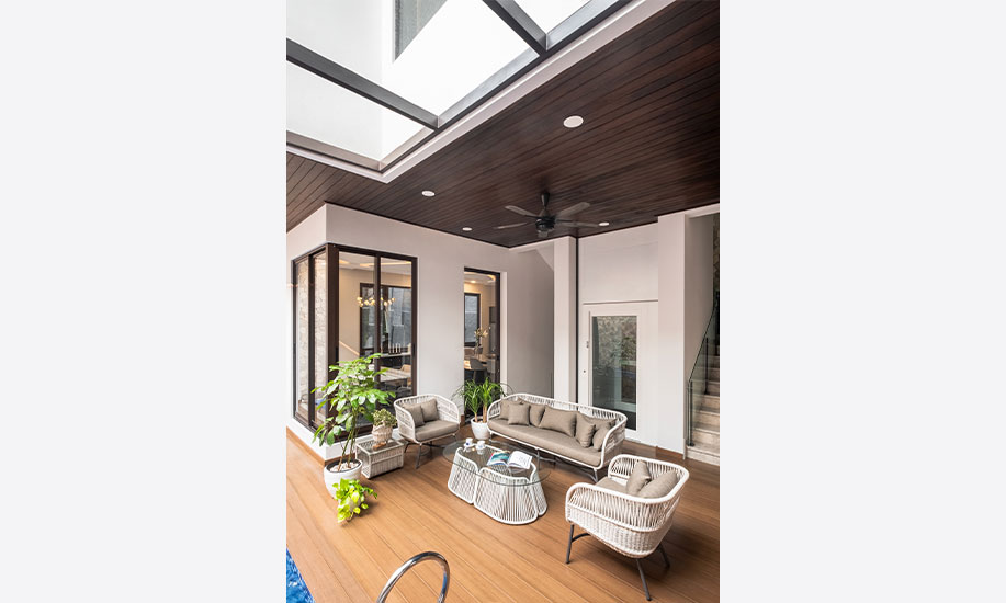 Modern Contemporary Mata Air