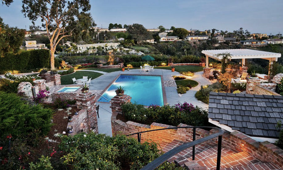 desain villa mata air