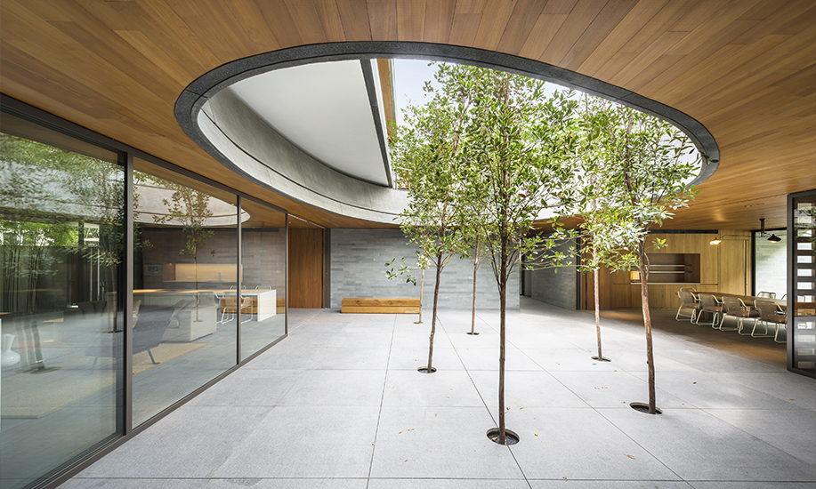 mata air Taman inner courtyard