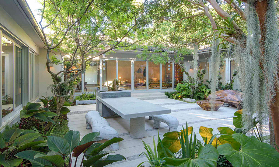 mata air Taman inner courtyard