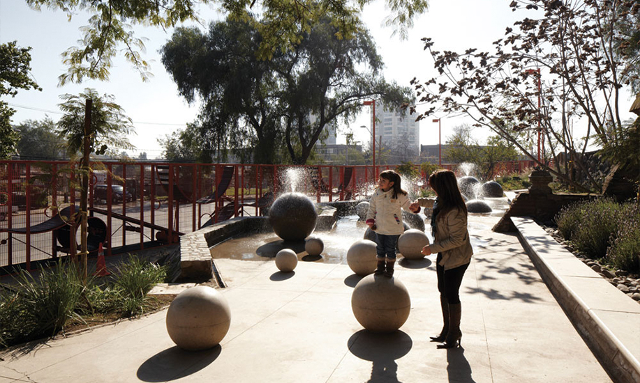 mata air Playground anak