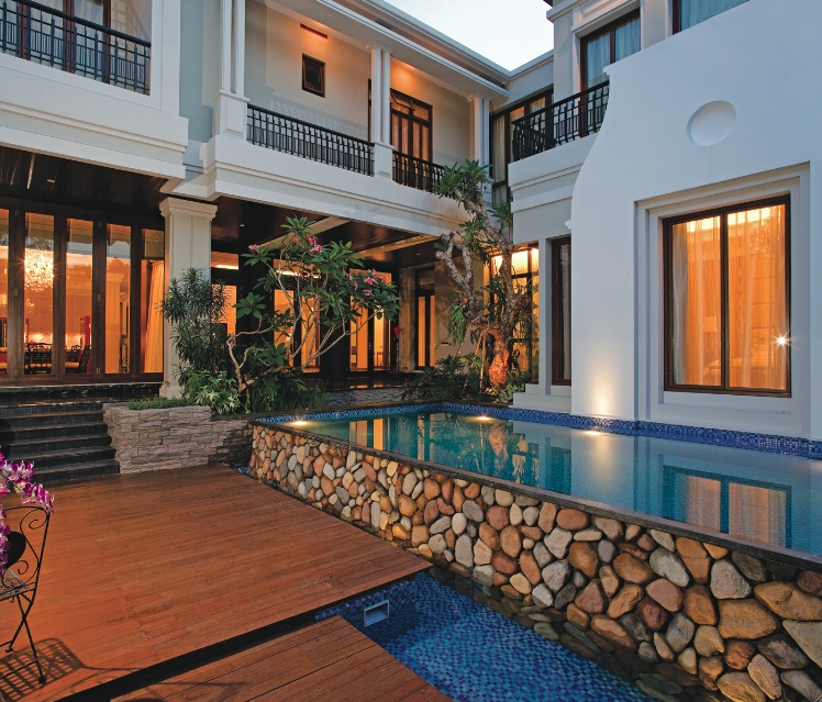 Desain Kolam Renang Rumah Mewah